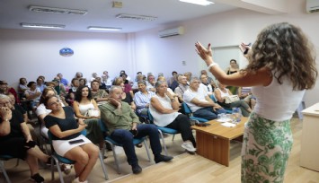 Konak İleri Yaş Sağlıklı Yaşam Merkezi’nde Kuşaklararası iletişim semineri verildi