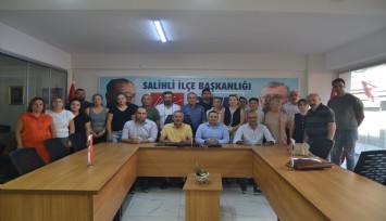 Salihli CHP’de istifa şoku: İlçe başkanı adaylıktan da çekilip istifa etti
