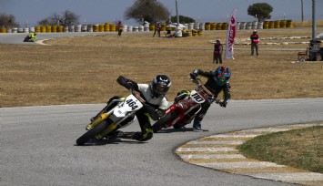 Süpermoto Şampiyonası'nın 3. Ayak Yarışları Uşak'ta başladı