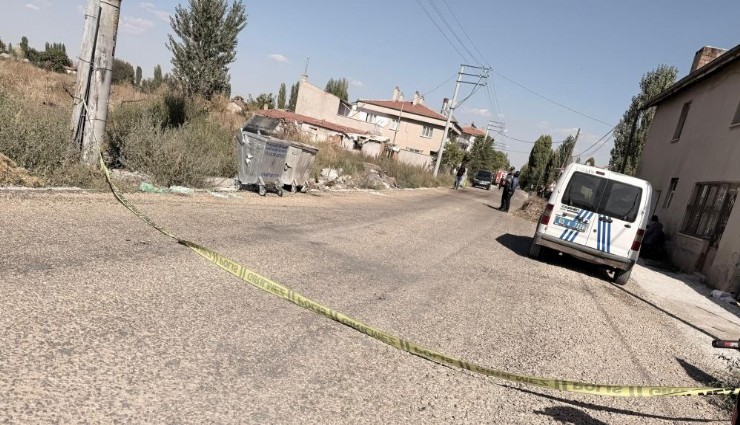 Afyonkarahisar’da yangın faciası: Otları yakan yaşlı adam alevlerin arasında kaldı