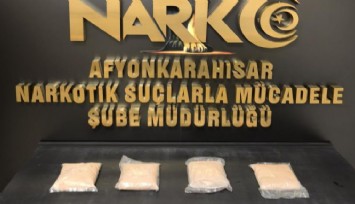 Afyonkarahisar’da yolcu otobüsünde kimlik kontrolü yakalattı: 600 kilogram uyuşturucu hammaddesi ele bulundu