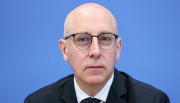 Almanya'da iç istihbaratın başına bir Türk atandı