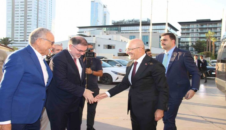 Bakan Şimşek: 'İş insanlarıyla istişareler faydalı oldu, İzmir’in birçok konusuna vakıf olduk'