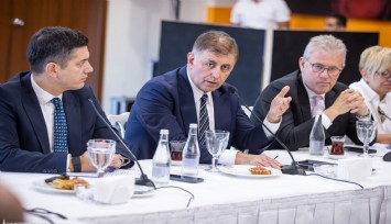 Başkan Tugay: İzmir'in kabuğunu kırması, öncü kent olması için çalışıyoruz