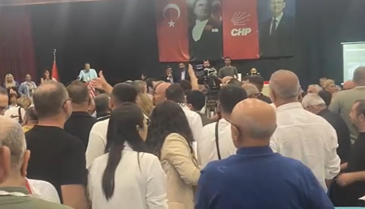 CHP Konak Kongresi’nde gerginlik: Taraflar birbirine girdi