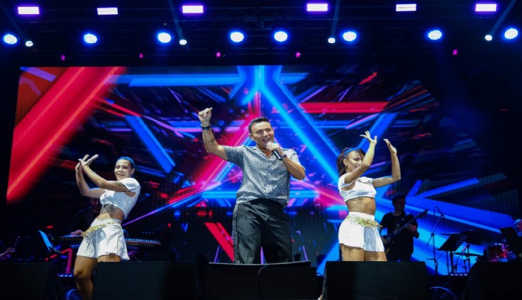 Çim Konserleri’nde Mustafa Sandal coşkusu