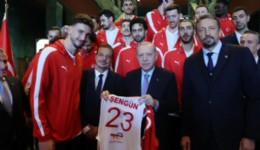 Cumhurbaşkanı Erdoğan’dan A Milli Erkek Basketbol Takımına tebrik