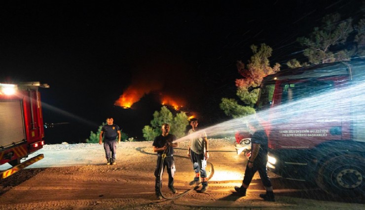 Denizli için ter döküyorlar: İzmir İtfaiyesi, Denizli’deki yangını söndürmeye destek veriyor