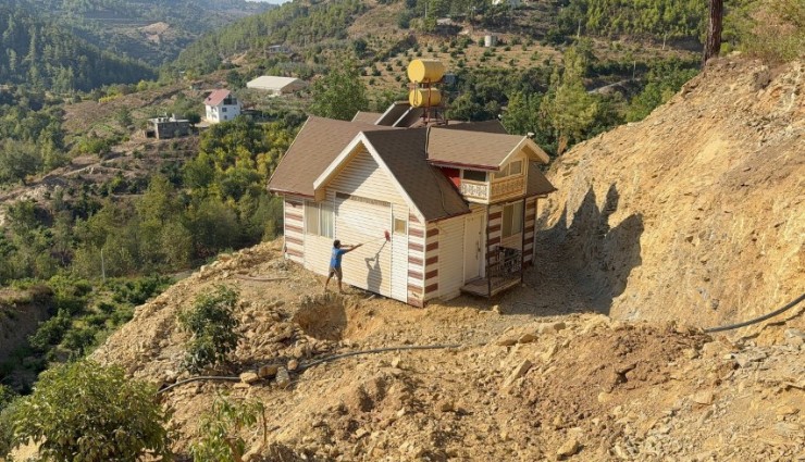 Fatih Sultan Mehmet'i örnek aldı, evini 150 metre yürüttü