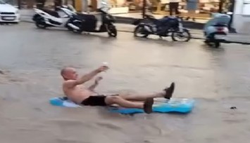 Fethiye’de sağanak yaşamı felç etti: Turistler suyla şenlik yaptı