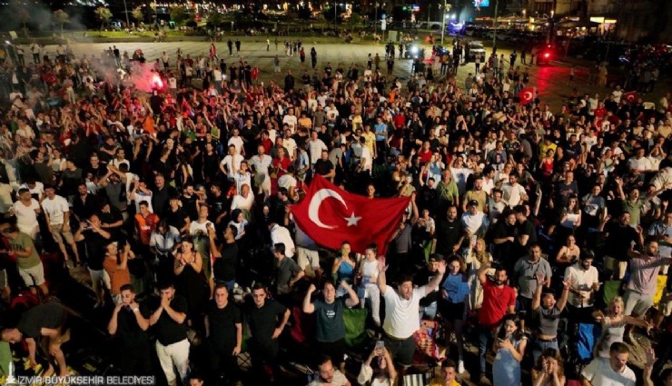 Final heyecanı tek yürek: Karşıyaka ve Konak'ta dev ekran kurulacak