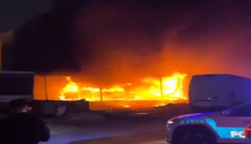 Gaziemir'de alevler mobilya fabrikasını sardı