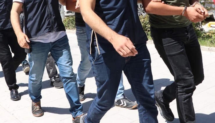 İzmir’de terör propagandası operasyonu: 3 kişi gözaltına alındı