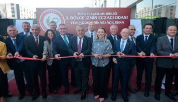 İzmir Eczacı Odası’nın modern hizmet binası Konak Halkapınar’da açıldı