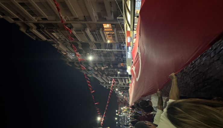 İzmir’in kurtuluşunun 103. Yılı Fener Alayıyla taçlandı