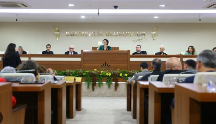 Karabağlar'da CHP'den istifa ettiklerini açıklayan 9 meclis üyesinin, resmi olarak istifa vermediği ortaya çıktı