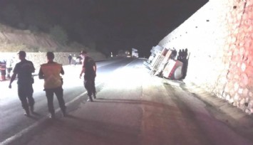 Kütahya'da asit yüklü tanker devrildi: Sürücü ağır yaralı