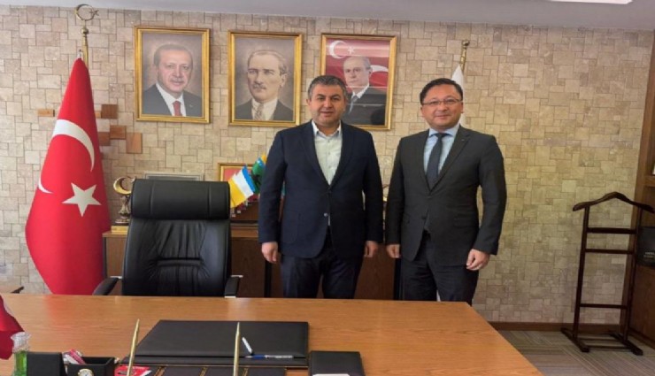 Kütahya'nın Gediz ilçesinde genç çiftlere düğün ve nikah desteği