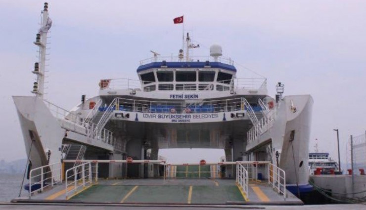 Lodos İzmir’i vurdu: Üçkuyular feribot seferleri durduruldu, yolcu gemileri tarifeli olarak devam ediyor