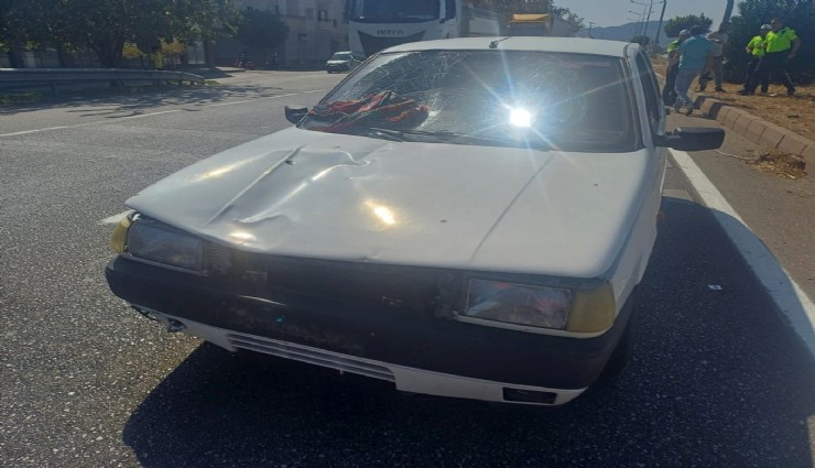 Manisa'da karşıdan karşıya geçen kadına araba çarptı: Müdahalelere rağmen kurtarılamadı