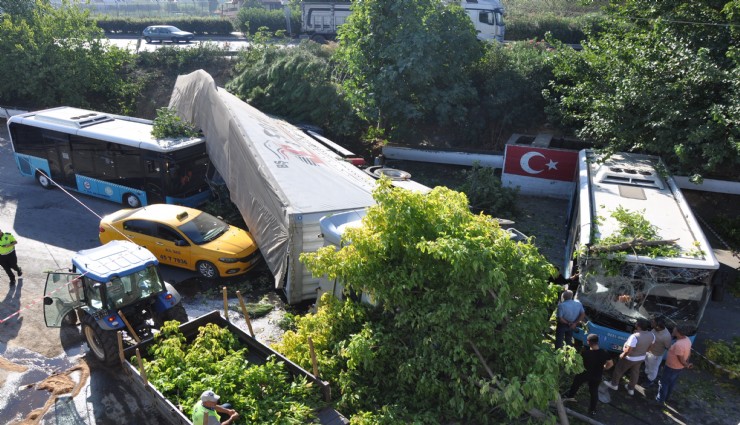 Manisa’da tır faciası: 1 ölü, biri polis 2 yaralı