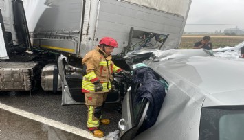 Manisa’da tır karşı şeride geçti, 5 araç zincirlendi: 1 can kaybı, 2 yaralı