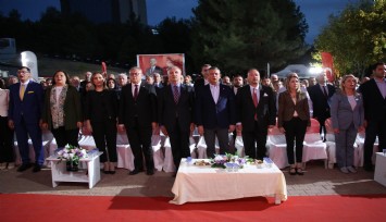 Özgür Özel, Uşak Belediyesi Ferdi Zeyrek Amfi Salonu açılışına katıldı