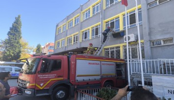 Turgutlu'da 3 çocuk okulda mahsur kaldı