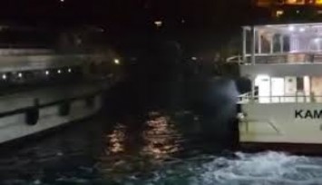 Üsküdar açıklarında yolcu vapuru ile yük gemisi çarpıştı: 12 yaralı