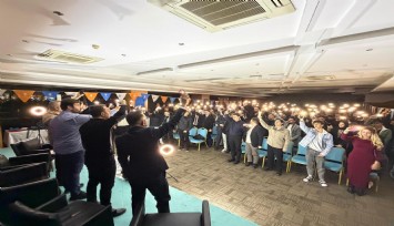 AK Parti İzmir Gençlik Kolları, ilk kez oy kullanacak 500 genç seçmenle buluştu