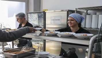 Askıda Yemek uygulamasıyla Buca’da 44 bin kişiye destek