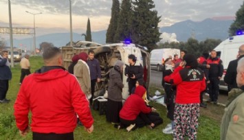 Aydın-Denizli Karayolu’nda minibüs devrildi: 16 yaralı var