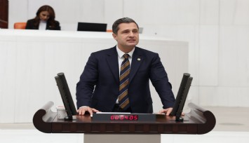 CHP’li Deniz Yücel’den KYK kredisi tepkisi: 4 bin lira hangi yaraya merhem olacak?