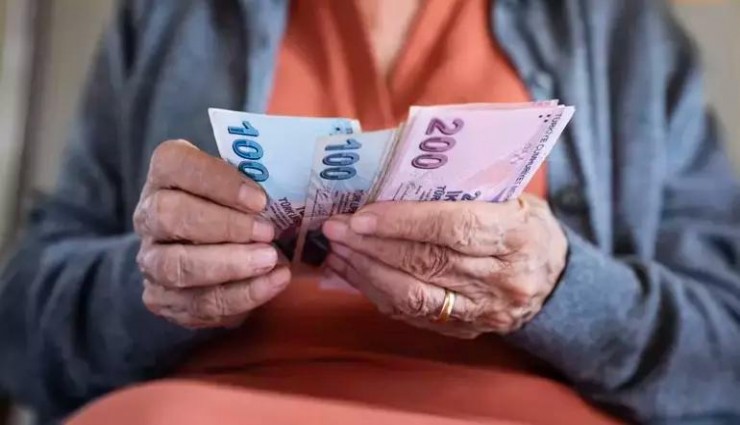 Emeklilerin bayram ikramiyesinde ilk rakam açıklandı