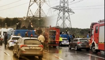 Eyüpsultan’da cezaevi nakil aracı devrildi