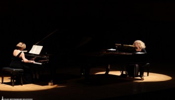 İki piyano, iki kültür: AASSM’de duygusal konser