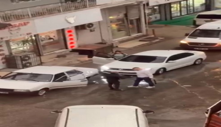 İzmir’de trafikte döner bıçağıyla tehdit eden kişi tutuklandı