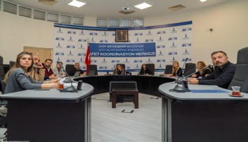 İzmir’de turuncu alarm: Kriz masası devrede, tüm birimler sahada