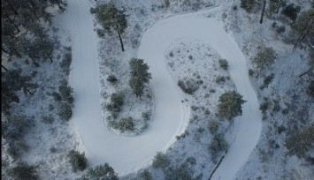 Kar yağan Manisa’da kartpostallık görüntüler