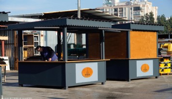 Karşıyaka sahiline yeni dokunuş: Mısır ve kestane satıcılarına modern stantlar