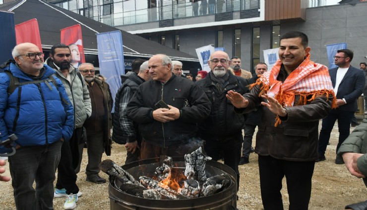 Kuşadası Belediyesi bazı birimlerini çadıra taşıdı