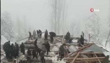 Pakistan’da şiddetli kar nedeniyle 11 kişi hayatını kaybetti