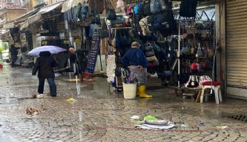 Sağanak yağış Kemeraltı'nı vurdu: Tarihi çarşı sular altında kaldı
