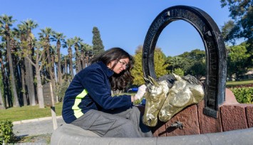 Tarihe dokunan elller: İzmir'in kent belleği sahada korunuyor