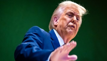 Trump'tan Kanada'ya Çin'le ticaret anlaşması tehdidi: 'Yüzde 100 gümrük vergisi uygulanır'