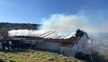 Uşak’ta ev yangını faciası: 1 ölü 1 yaralı