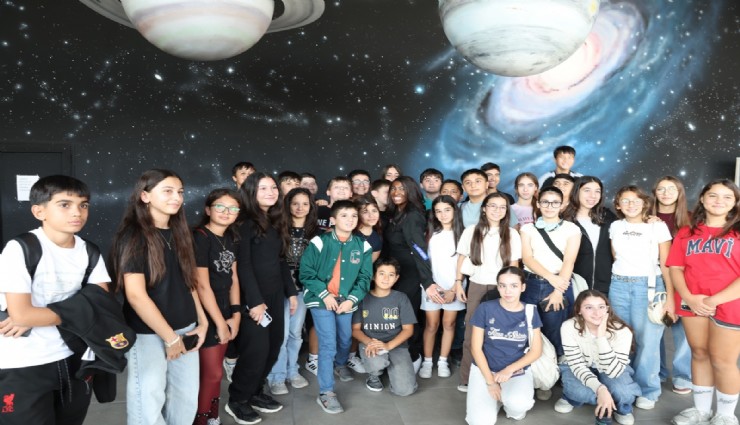 Astronot Aisha Bowe, Çiğli’de geleceğin astronotlarıyla buluştu