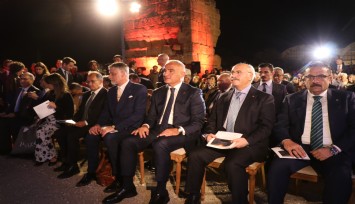 Bakan Ersoy ve İtalya Kültür Bakanı Hierapolis’te buluştu