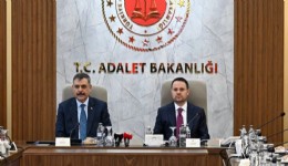 Bakan Gürlek, Bakan Çiftçi ile bir araya geldi