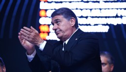 Beşiktaş Genel Kurulu’nda Serdal Adalı yönetimine oy çokluğuyla ibra